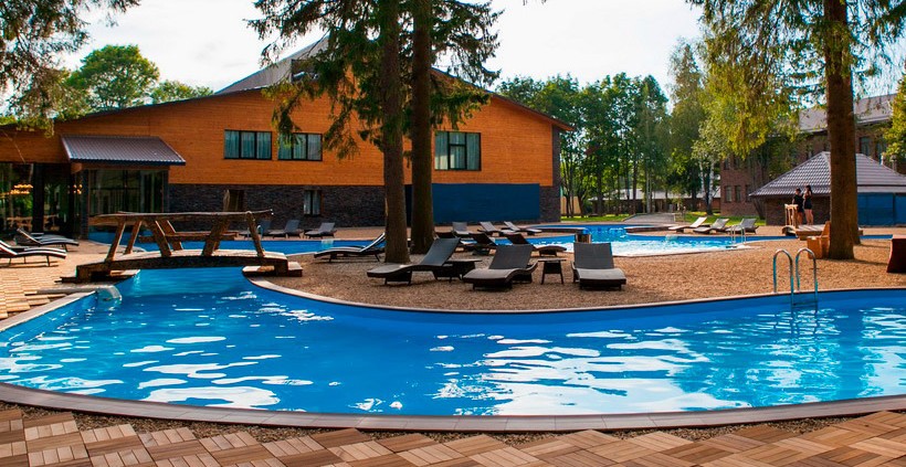 10 лучших отелей Подмосковья с бассейном