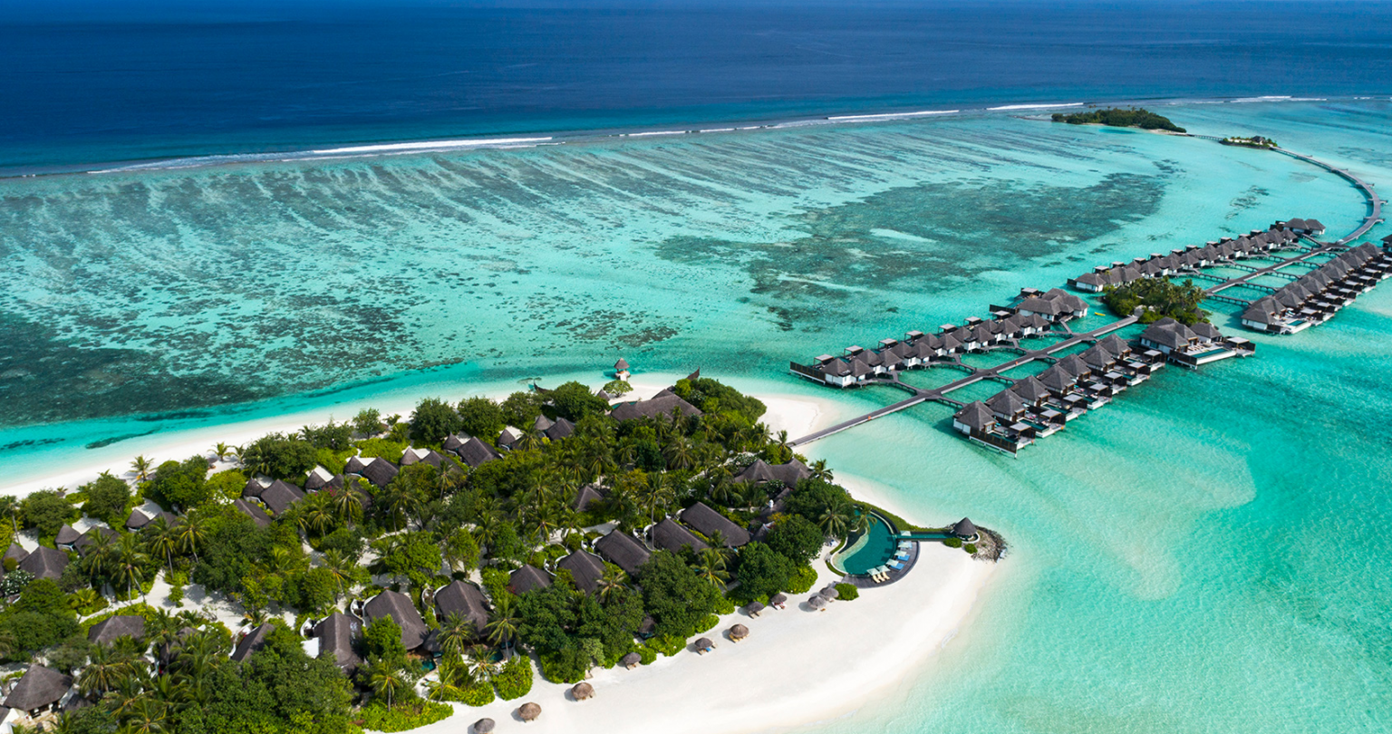 Какие острова индийского океана. Мальдивы four Seasons. Four Seasons Resort Maldives at kuda Huraa 5 Deluxe. Хураа Мальдивы. Индийский океан Мальдивы отель.