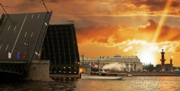 Разводные мосты глазами петербуржца