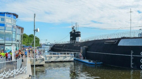 Канал имени Москвы и Музей «Подводная лодка Б-396»