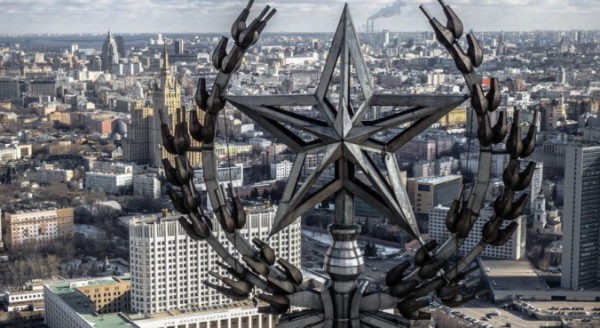 Экскурсия на крышу Сталинки «Путешествие к звезде»