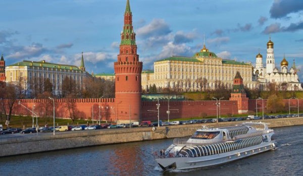На яхте Radisson по Москве реке: круиз с аудиоэкскурсией