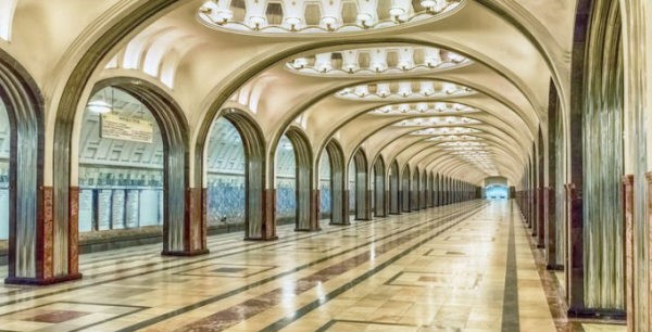 Московское метро: подземный храм СССР