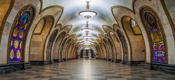 Подземные дворцы Москвы: экскурсия по Московскому метро