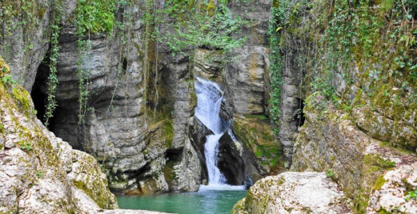 Водопады и плантации долины Мацеста