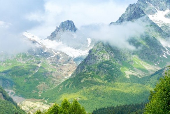 Домбай: путь к вершинам Кавказа