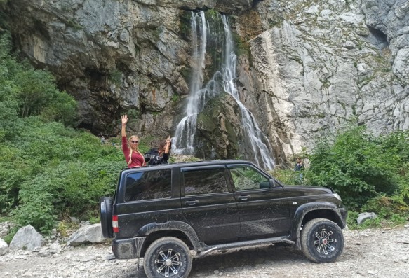 Джип тур на озеро Рица и Гегский водопад с выездом из Сочи