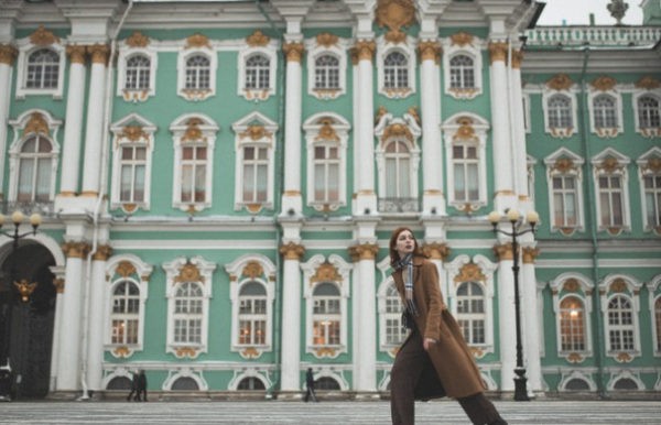 Экспресс-фотопрогулка по Дворцовой площади и окрестностям
