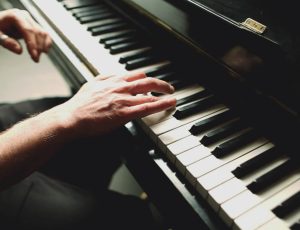 Научиться играть на пианино: полное руководство для начинающих