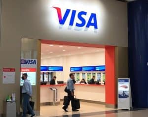 Визовый центр: как пройти путь от записи до штампа без лишних нервов