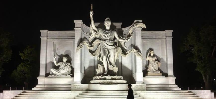 Как создаются скульптуры для памятников: от эскиза до установки
